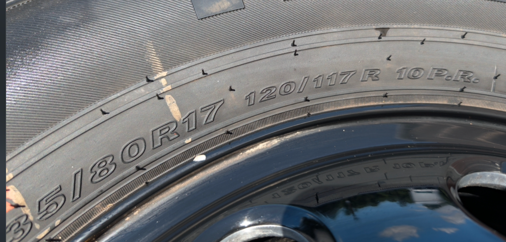 OEM 17” Gloss Black Aluminum Dodge RAM 3500 Night Edition Dually Wheels.