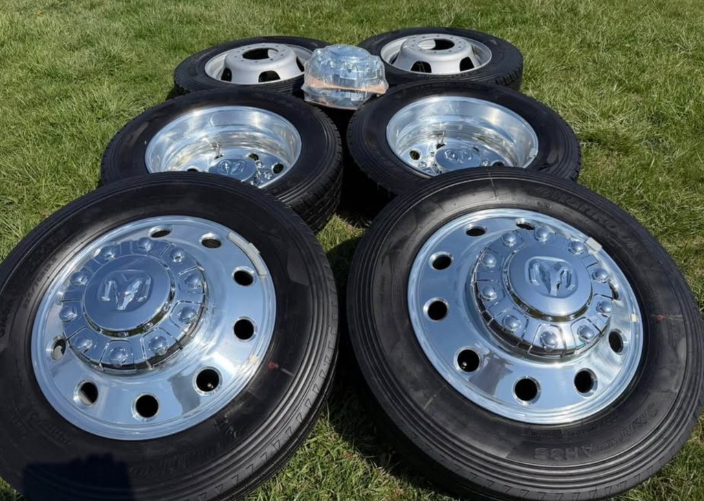 NEW 2025 RAM Heavy Duty Dually 4500/5500 OEM 19.5 wheels & tires Aluminum 10x225
