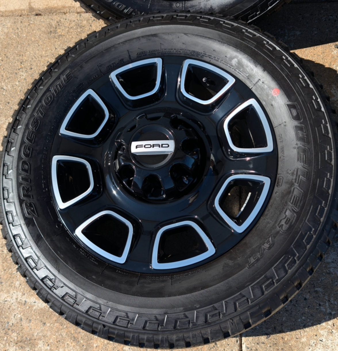 NEW 2026 Black Machined Ford F-250 / F-350 Super Duty Platinum OEM wheels & tires (8x170)