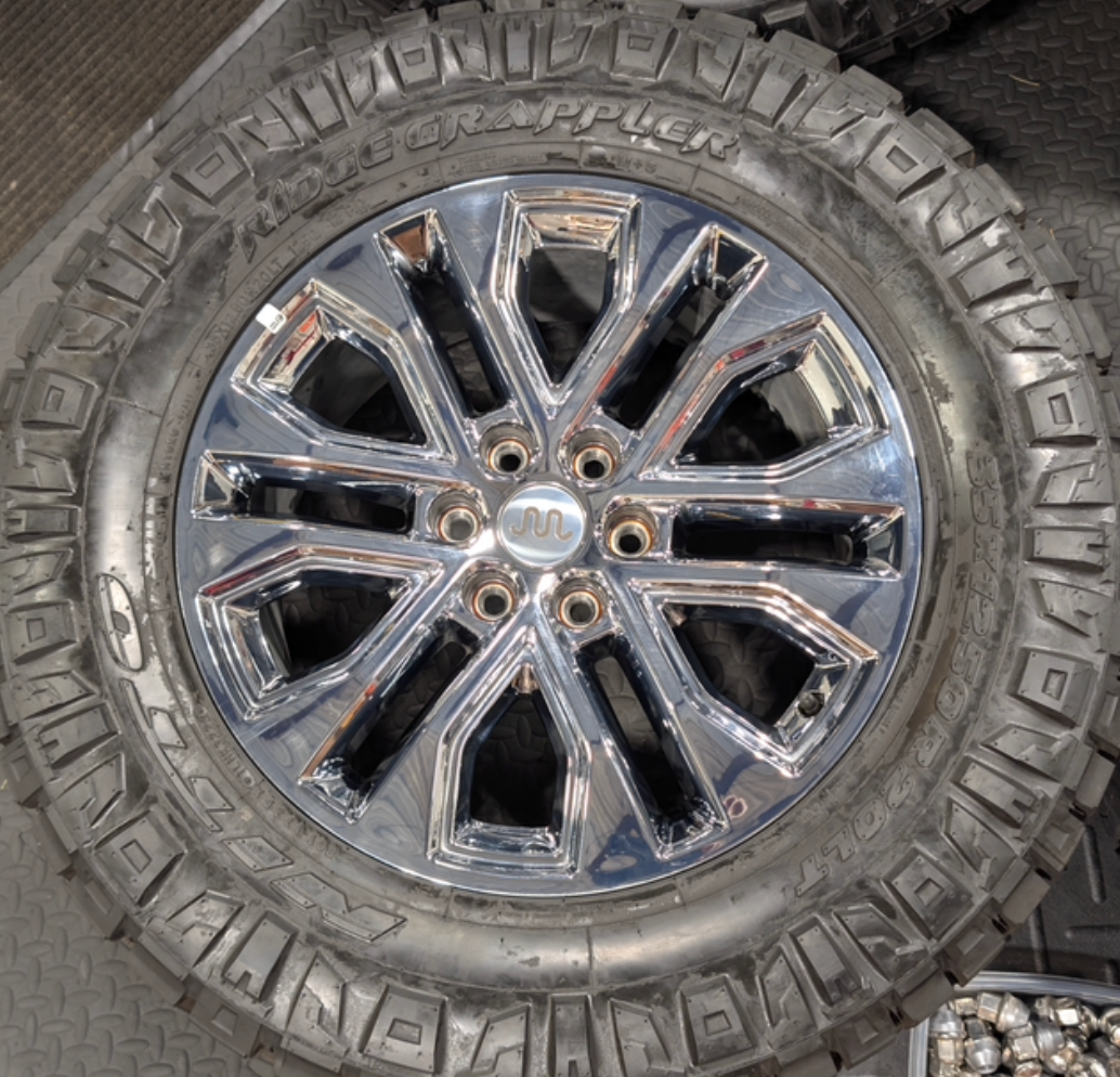 Chrome Ford F-250 / F-350 Super Duty Lariat OEM 20” Wrapped in Nitto Ridge Grappler 35x12.50R20LT