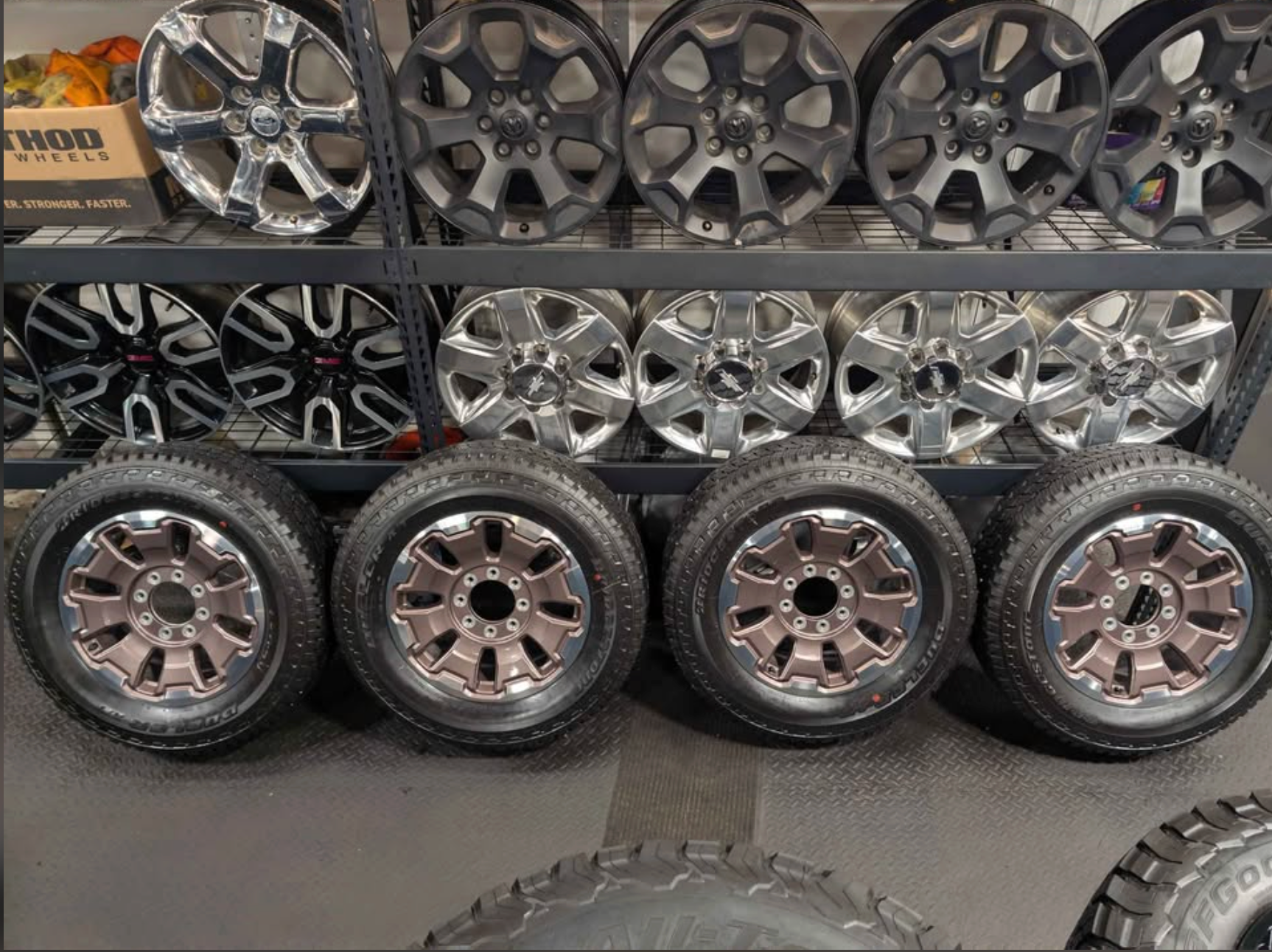 Brand new Ford F-250 / F-350 Tan / Machined King Ranch OEM wheels & tires (8x170)