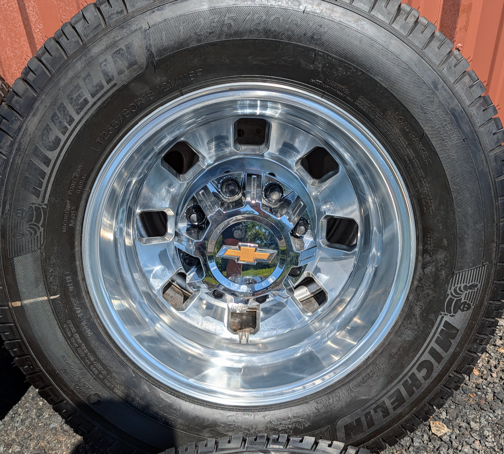 Polished Aluminum Chevrolet Silverado 3500HD / GMC Sierra 3500HD Dually OEM 18” Wheels