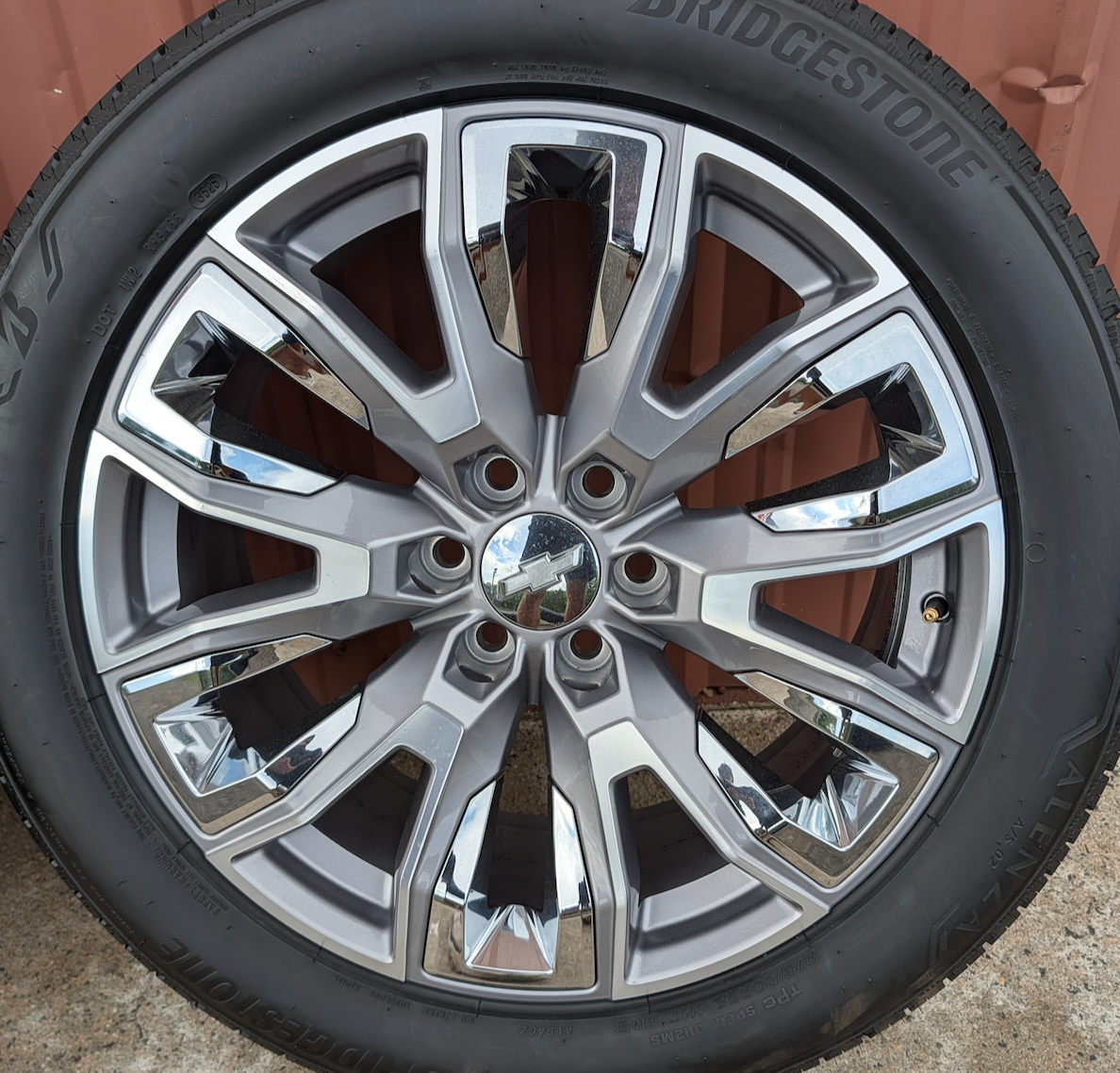 Machined Chevrolet Silverado 1500 High Country OEM 22” Wrapped in Bridgestone Alenza 275/50R22