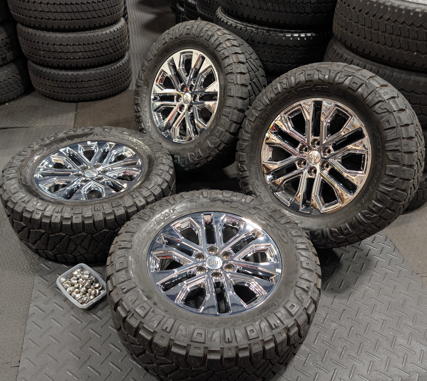 Chrome Ford F-250 / F-350 Super Duty Lariat OEM 20” Wrapped in Nitto Ridge Grappler 35x12.50R20LT