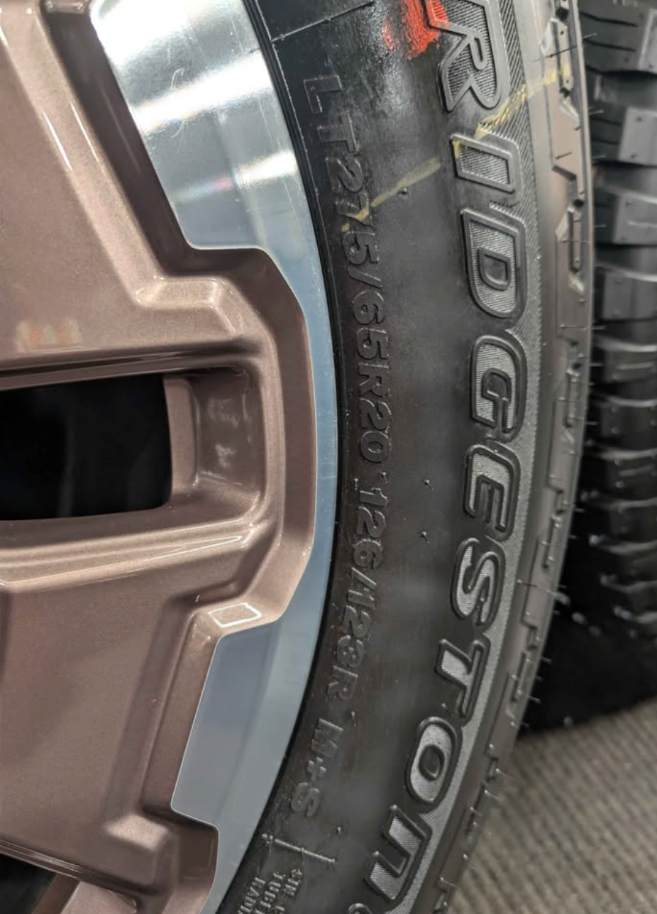 Brand new Ford F-250 / F-350 Tan / Machined King Ranch OEM wheels & tires (8x170)