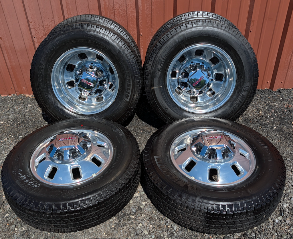 Polished Aluminum Chevrolet Silverado 3500HD / GMC Sierra 3500HD Dually OEM 18” Wheels