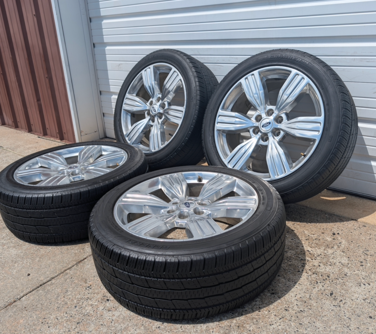 Polished Ford Expedition King Ranch / Limited OEM 22” Wrapped in General Grabber HTS60 285/45R22