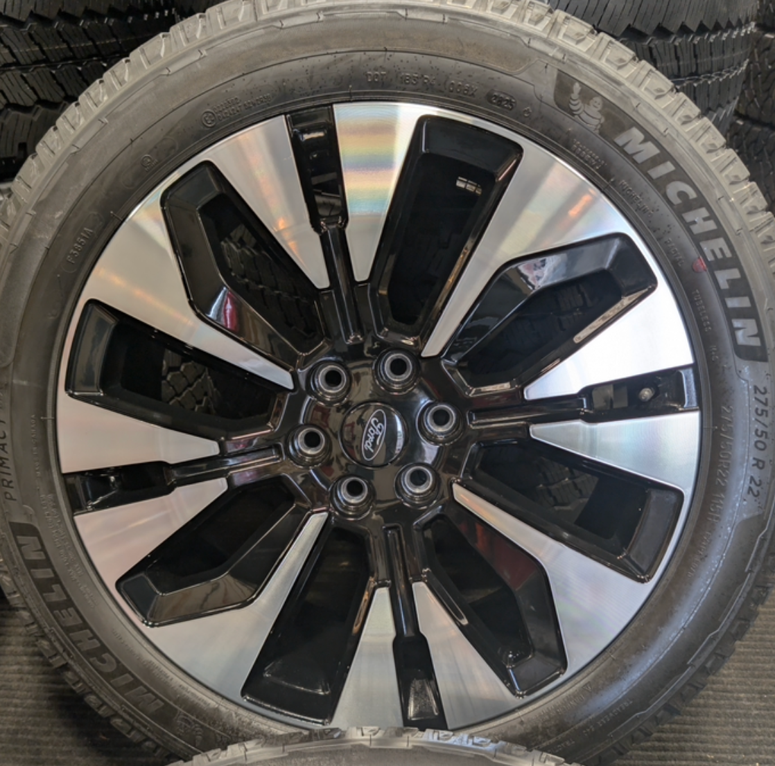 Machined Ford Expedition Platinum OEM 22” Wrapped in Michelin Primacy LTX 275/50R22