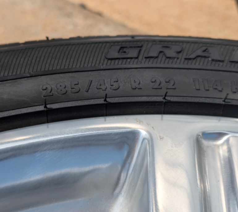 Polished Ford Expedition King Ranch / Limited OEM 22” Wrapped in General Grabber HTS60 285/45R22