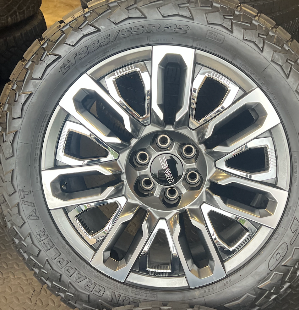 Machined GMC Sierra 1500 Denali Ultimate OEM 22” Wrapped in Nitto Recon Grappler A/T 285/55R22