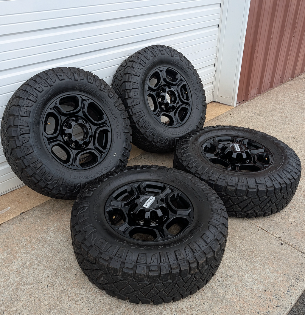 Gloss Black Ford F-250 / F-350 Super Duty OEM 18” Wrapped in Nitto Ridge Grappler LT285/75R18