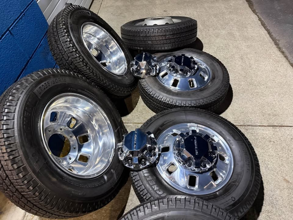 NEW 2011-2026 GMC Sierra 3500 Silverado 3500 Dually Denali High country OEM 18” Wheels/tires 8x210
