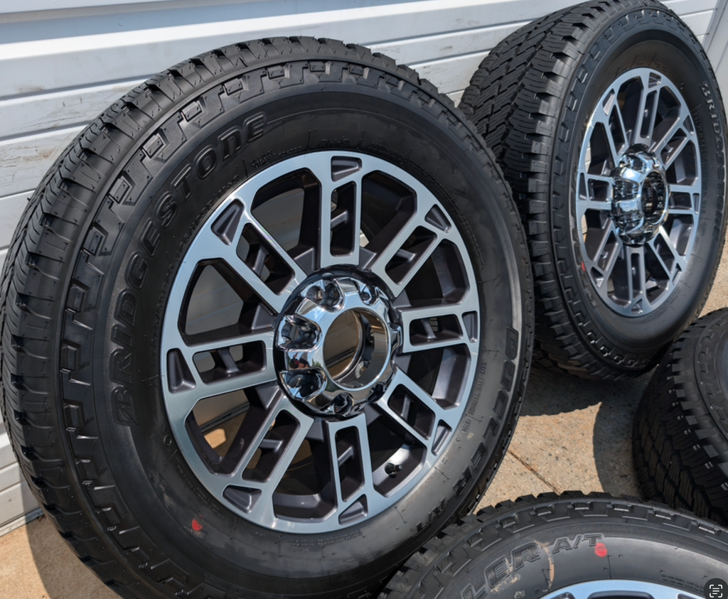 Machined Ford F-250 / F-350 Platinum / Limited OEM 20” Wrapped in Bridgestone Dueler LT275/65R20