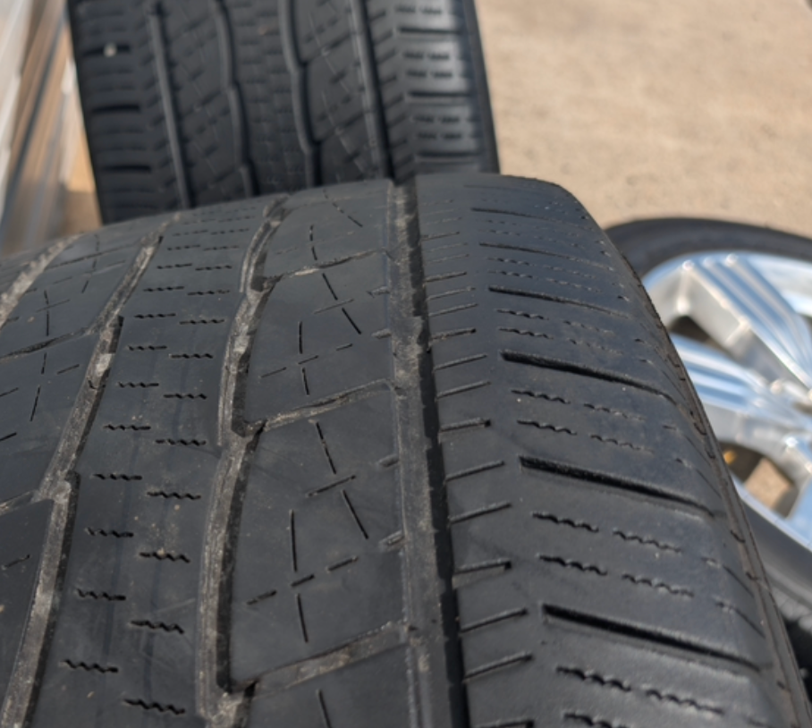 Polished Ford Expedition King Ranch / Limited OEM 22” Wrapped in General Grabber HTS60 285/45R22