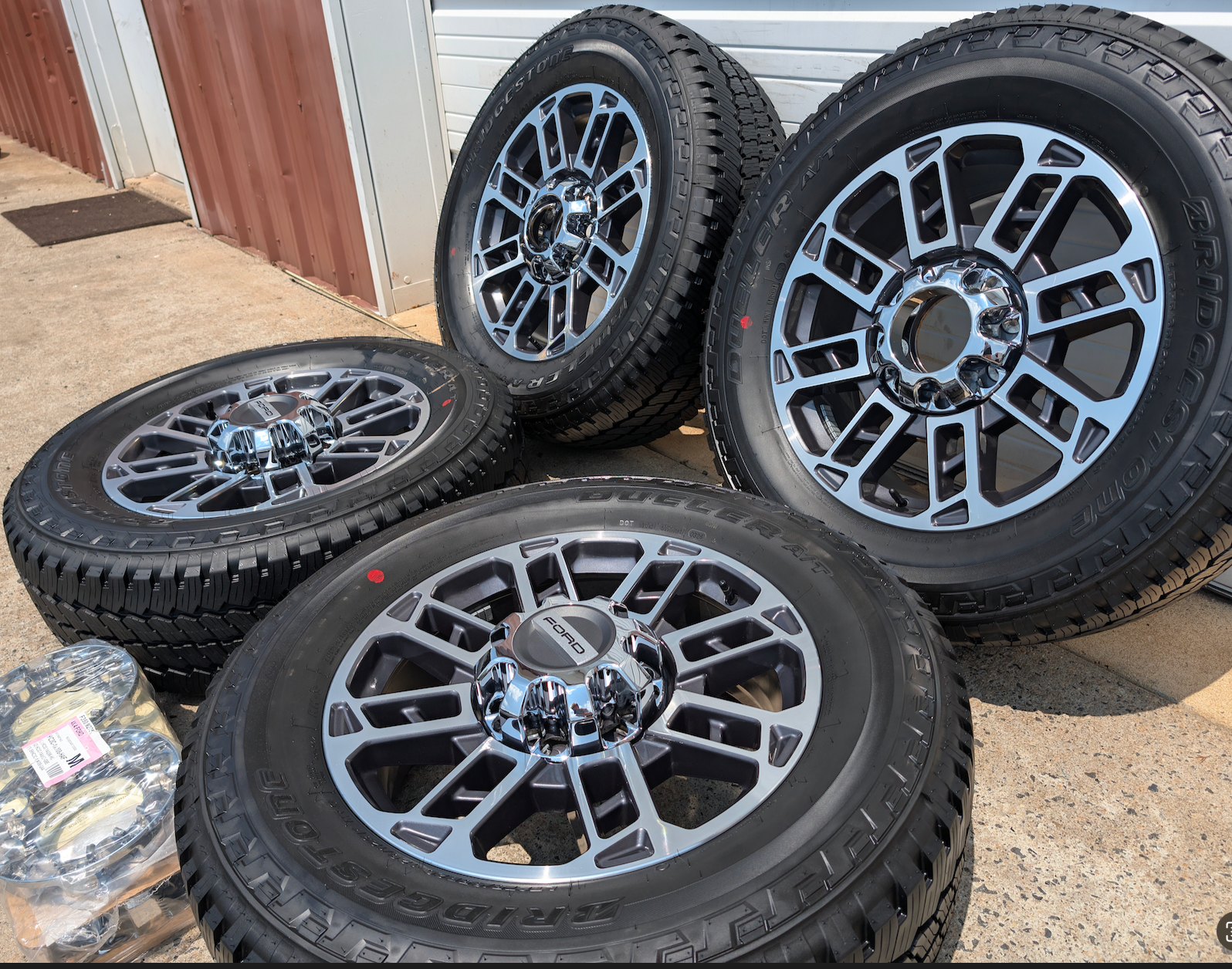 Machined Ford F-250 / F-350 Platinum / Limited OEM 20” Wrapped in Bridgestone Dueler LT275/65R20