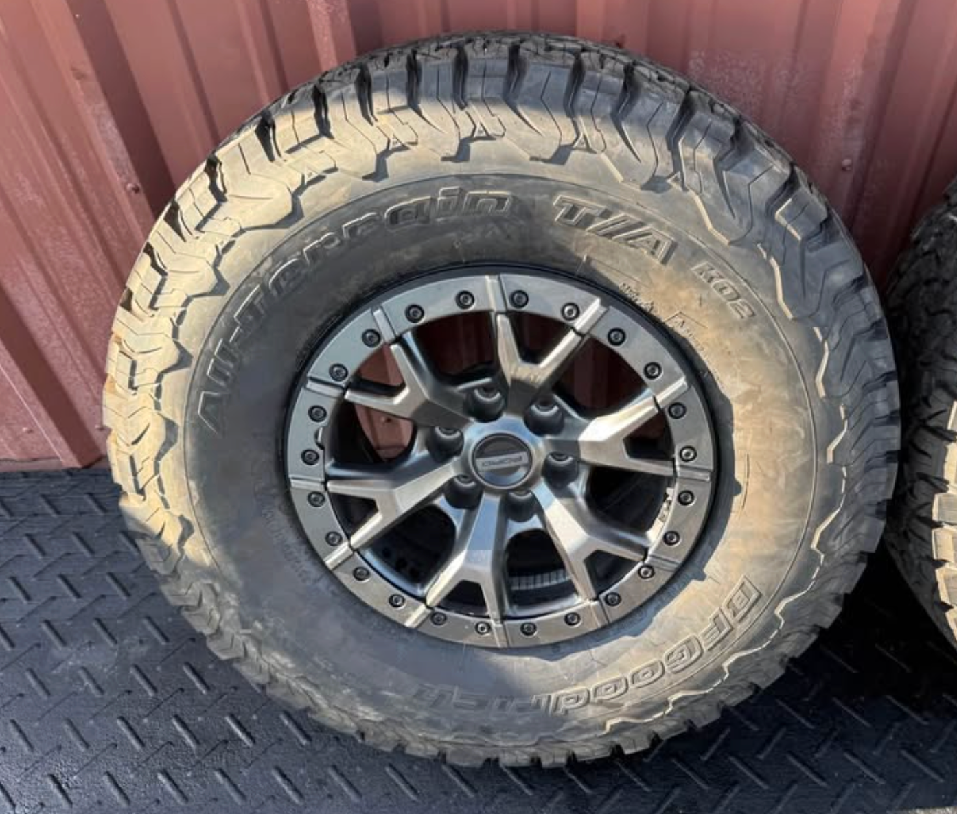 NEW OEM  Beadlock-capable Ford F-150 Raptor 37 Package wheels & BFGoodrich 35s (6x135)