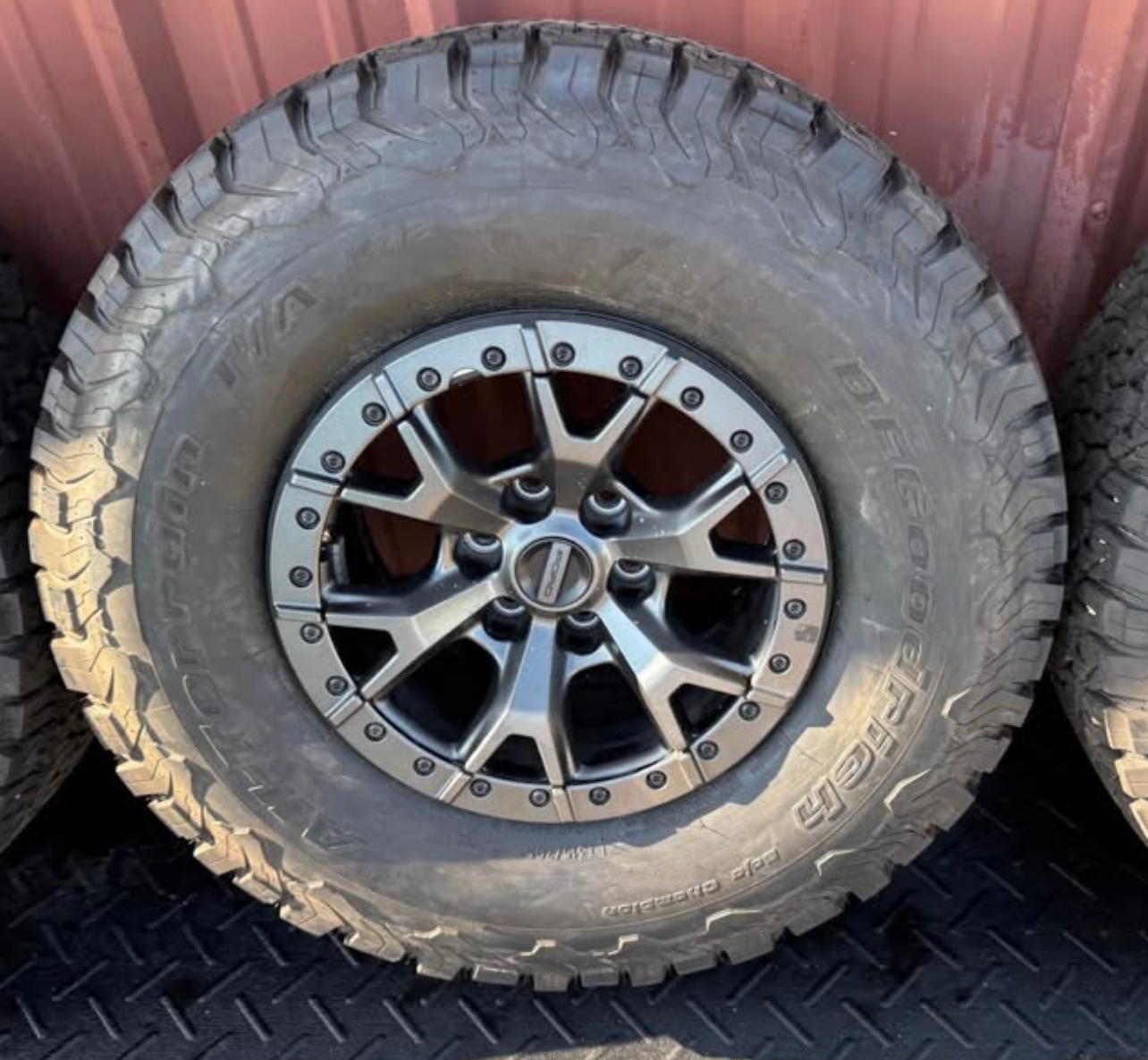 NEW OEM  Beadlock-capable Ford F-150 Raptor 37 Package wheels & BFGoodrich 35s (6x135)