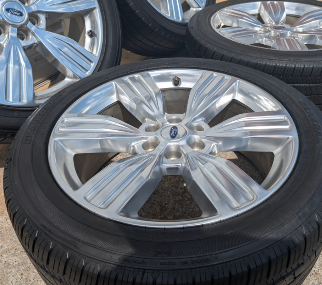 Polished Ford Expedition King Ranch / Limited OEM 22” Wrapped in General Grabber HTS60 285/45R22