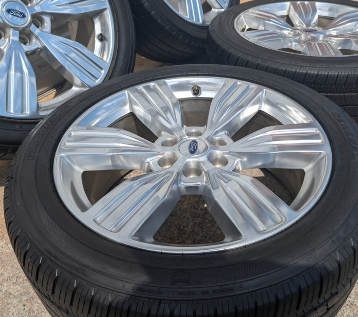 Polished Ford Expedition King Ranch / Limited OEM 22” Wrapped in General Grabber HTS60 285/45R22