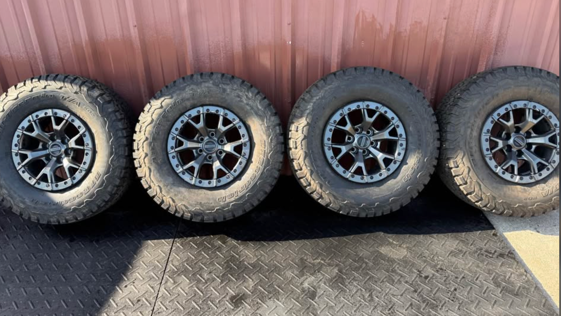 NEW OEM  Beadlock-capable Ford F-150 Raptor 37 Package wheels & BFGoodrich 35s (6x135)